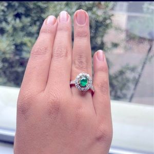 Emerald green Daimond ring Women size 6.5( (new)